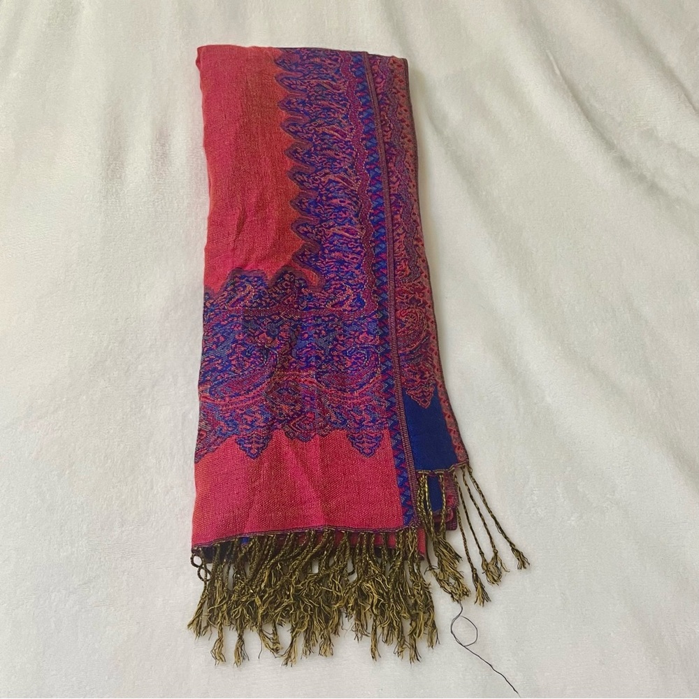 ❌Sold❌ Thick scarf pink and blue veil hijab - Picture 3 of 6